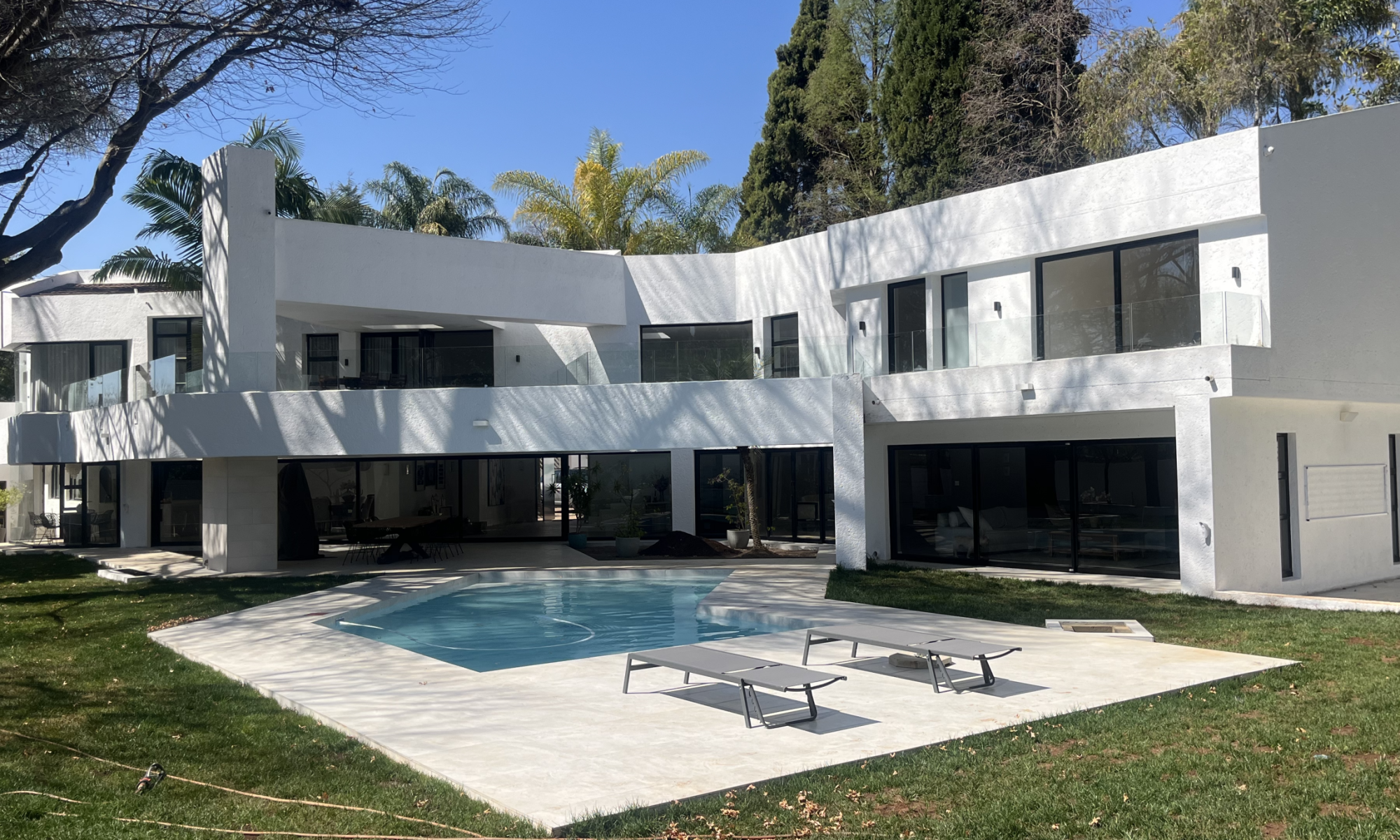 Construction Services in Athol, Sandton for house renovations, extensions and rebuilds.